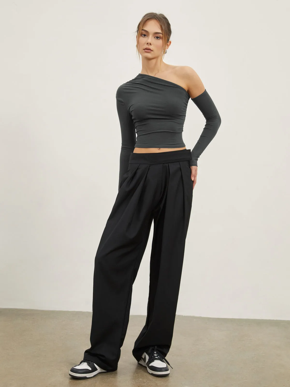 Asymmetric Sleeve Graceful Ruched Crop Shirt