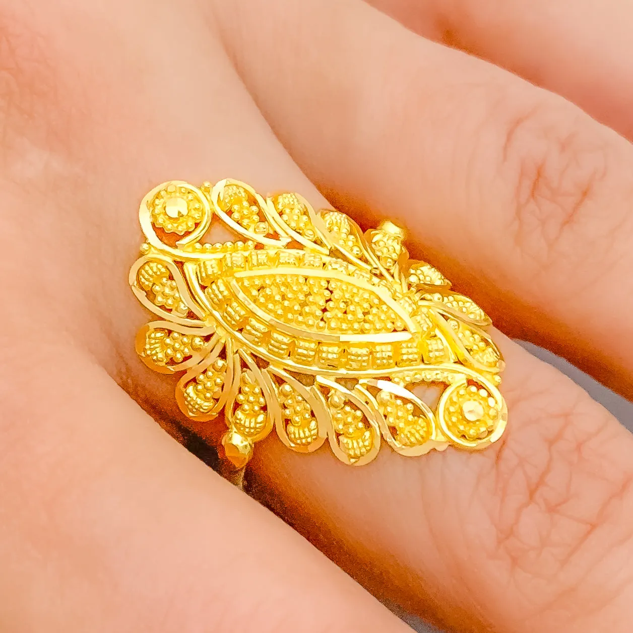 Beautiful Floral Paisley Ring