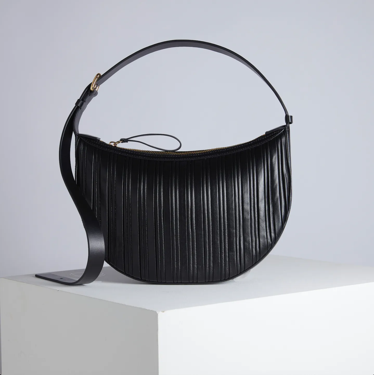 Cookie 28 Pleated Black Shoulder Bag