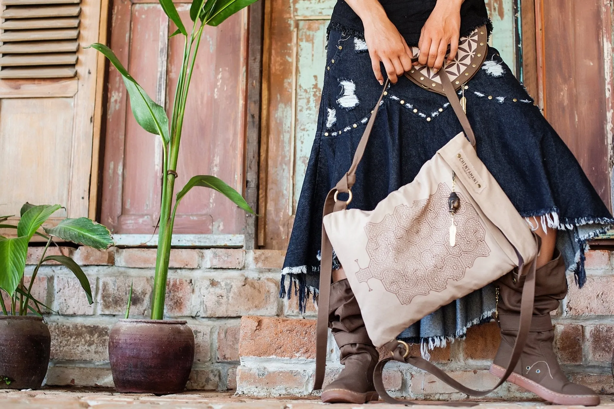 Rolltop Flat Laptop Backpack of Cotton Canvas with Shipibo Print / Beige