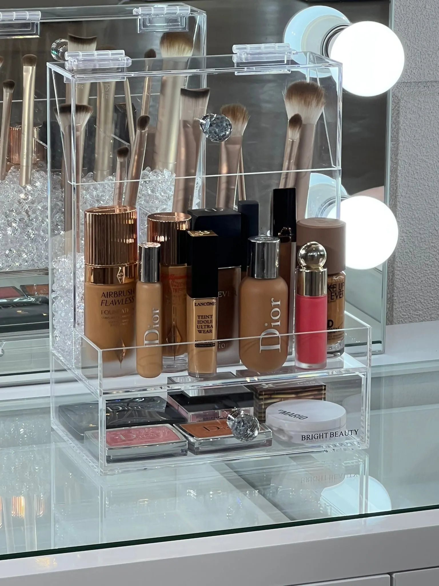 The Make-up base organizer