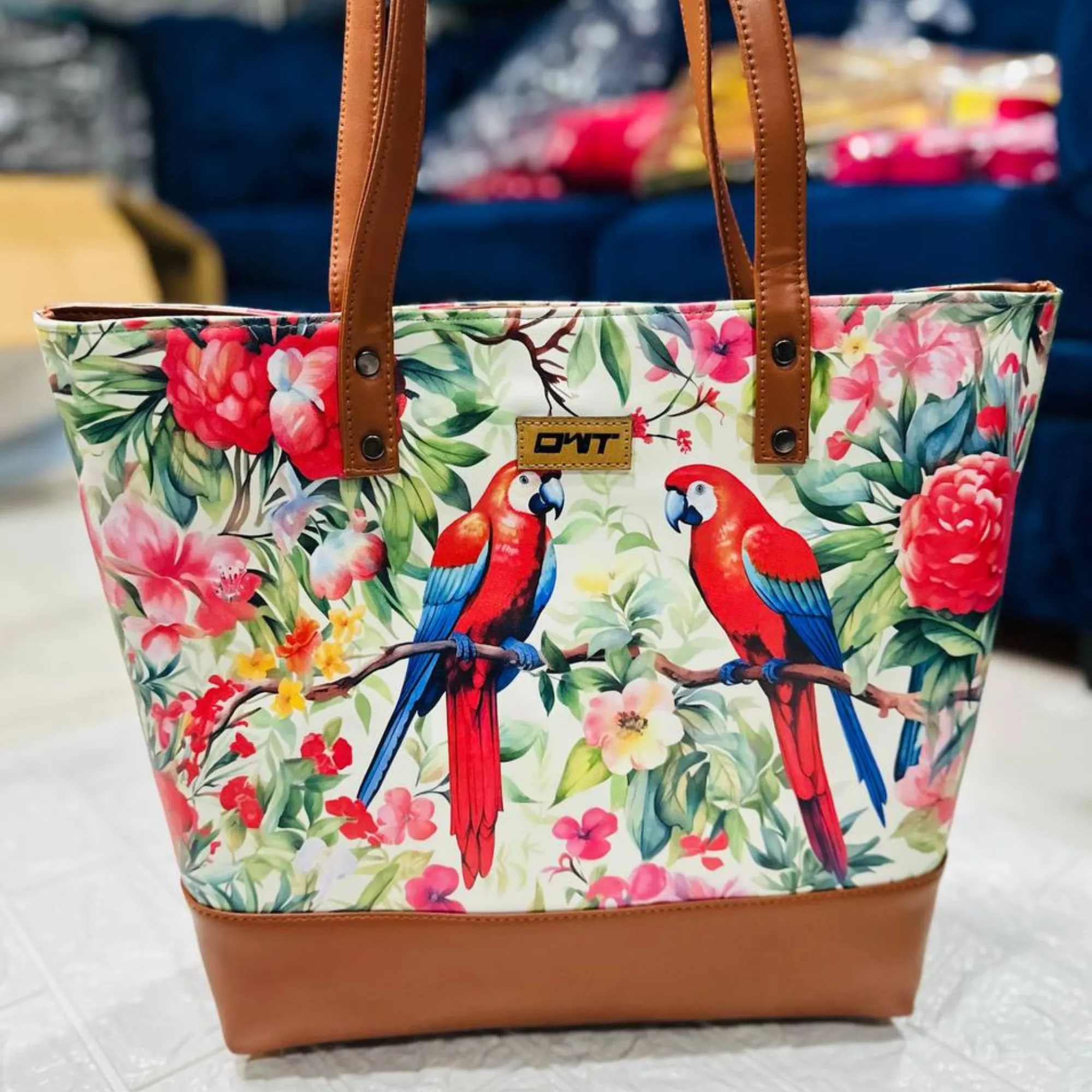 TOTE PARROT PRINT